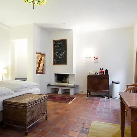 Ground Floor Jordaan Bed and Breakfast 4*